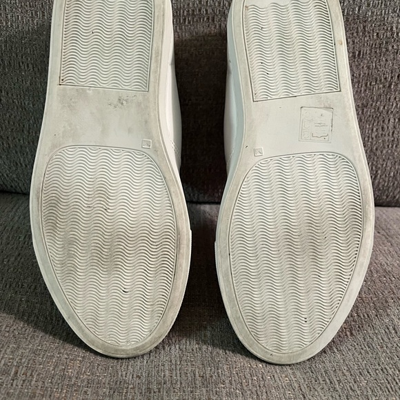 COMMON PROJECTS
White BBall Low Sneakers
Womens 38. US 8. Like New, worn once - Picture 5 of 8